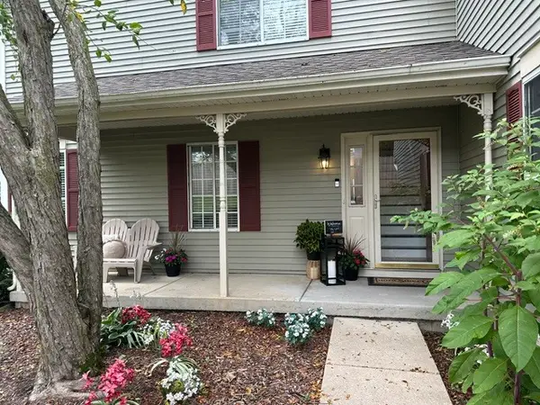 152 Village Creek Drive #152, Lake In The Hills, IL 60156