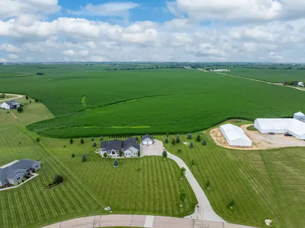 400 Randy Drive, Clinton, IA 52732