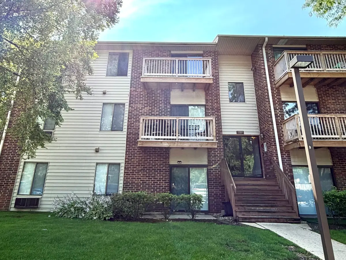 716 Prescott Drive #302, Roselle, IL 60172 - #1