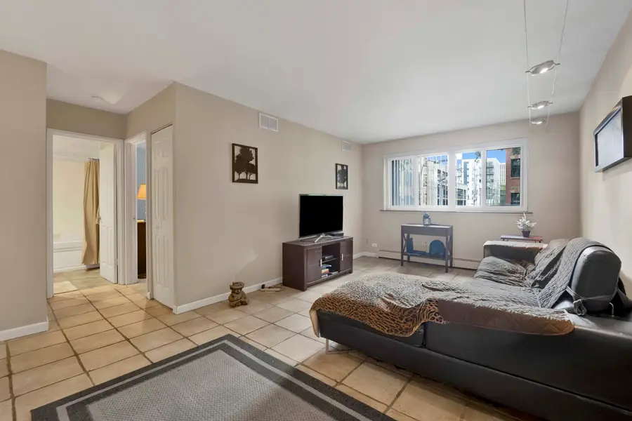 515 W Wrightwood Avenue #202, Chicago, IL 60614 - #2