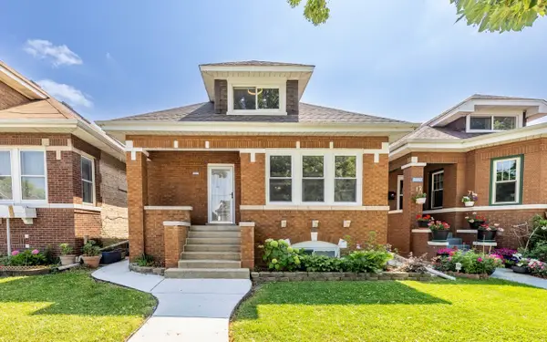 3035 N Luna Avenue, Chicago, IL 60641