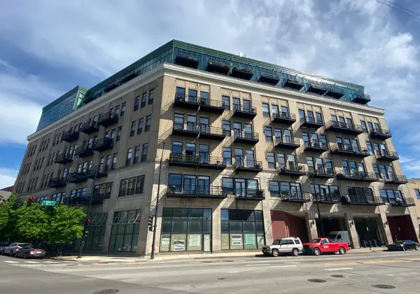 1645 W Ogden Avenue #440, Chicago, IL 60612
