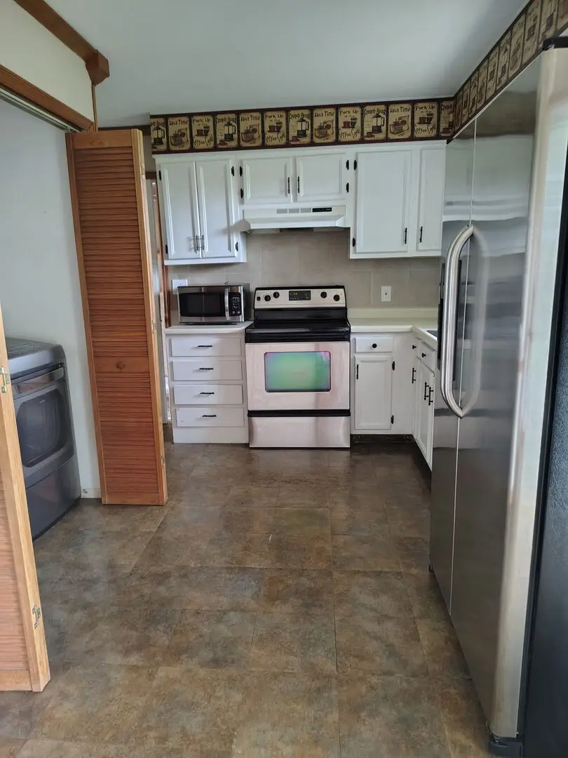1036 Avenue E, Rochelle, IL 61068 - #2