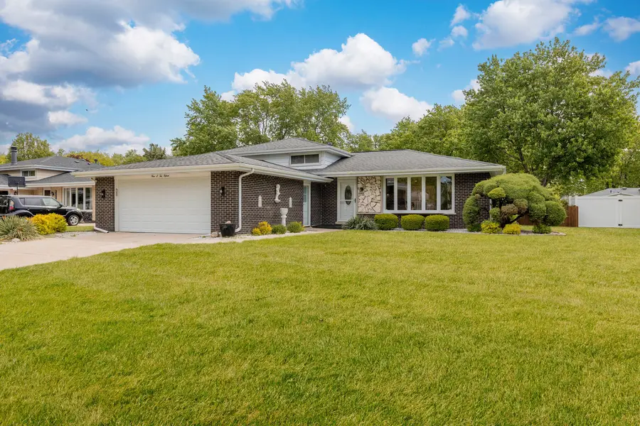 9S215 Florence Avenue, Downers Grove, IL 60516 - #2