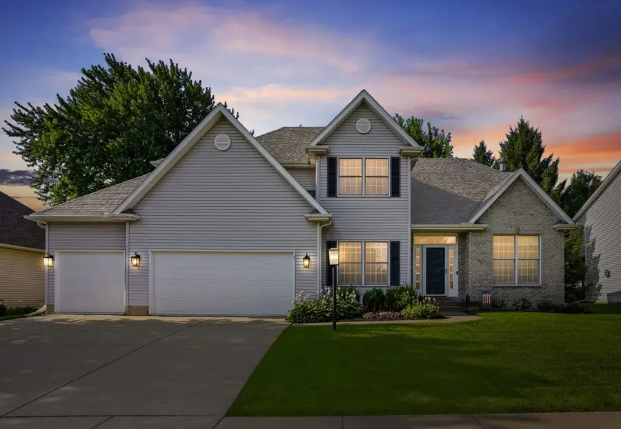 3105 48th Avenue, Bettendorf, IA 52722 - #2