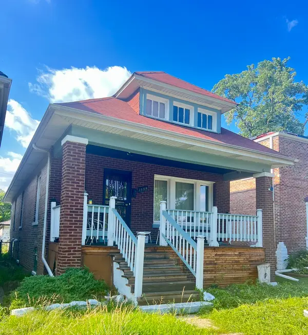 1504 W 71st Place, Chicago, IL 60636