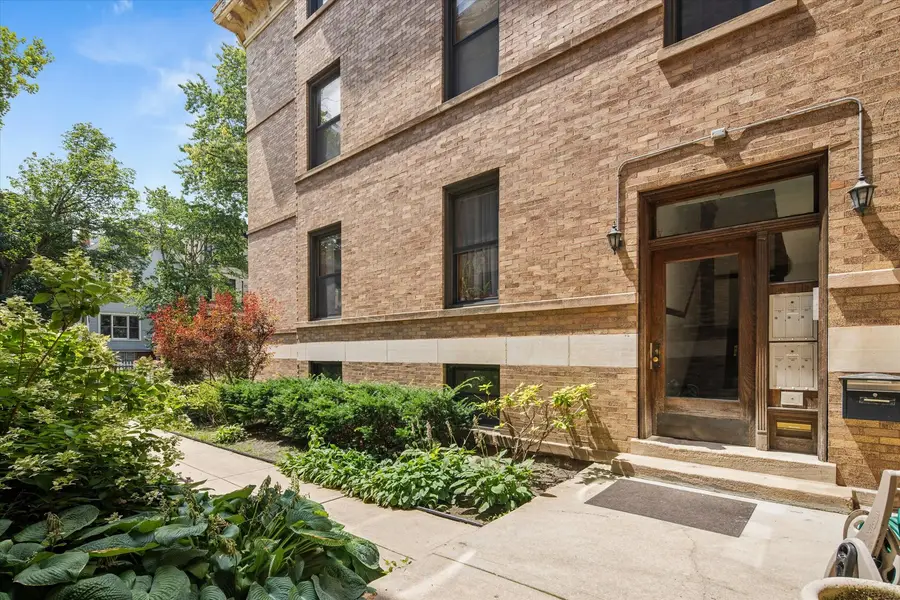 846 W Newport Avenue #1S, Chicago, IL 60657 - #2