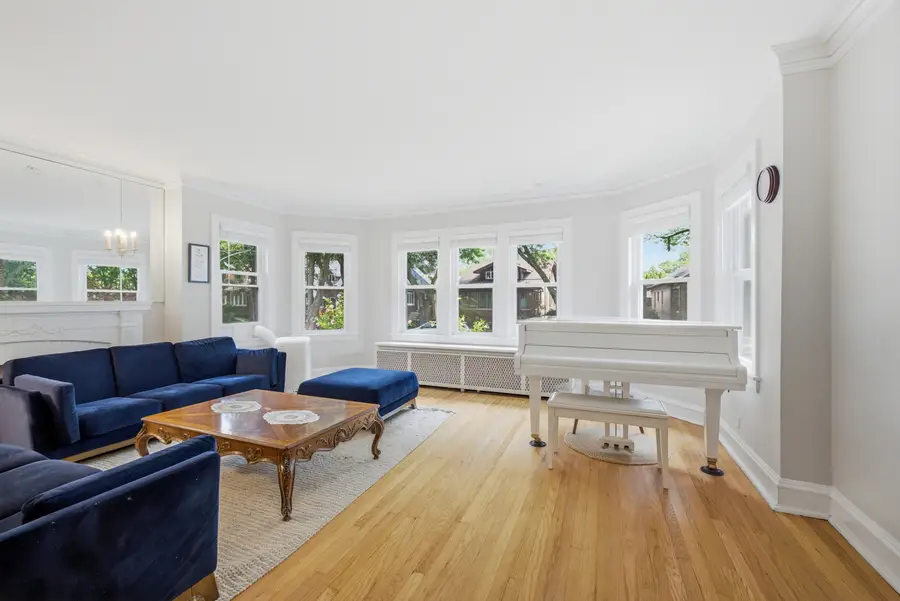 6542 N Maplewood Avenue, Chicago, IL 60645 - #3