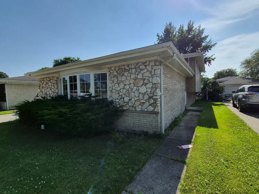 6842 N Central Avenue, Chicago, IL 60646 - #3