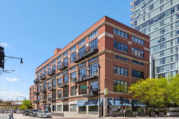 70 E 18th Street #2D, Chicago, IL 60616