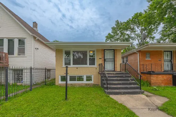 11955 S Prairie Avenue, Chicago, IL 60628