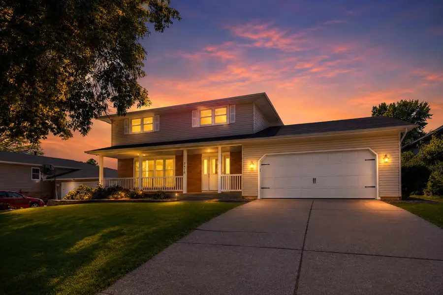 3416 N Thornwood Avenue, Davenport, IA 52806 - #2