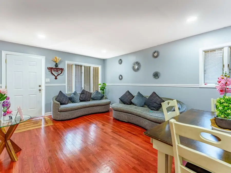 Address Withheld By Seller, Burbank, IL 60459 - #3