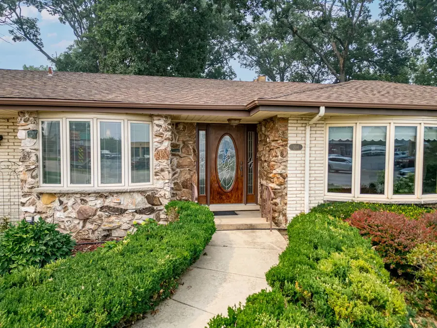 304 E Irving Park Road, Roselle, IL 60172 - #2