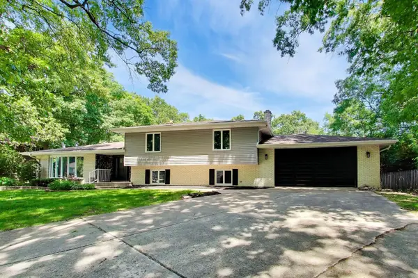 16w250 93rd Place, Burr Ridge, IL 60527