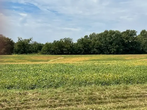 00 Wells Ferry Road, Pleasant Valley, IA 52767