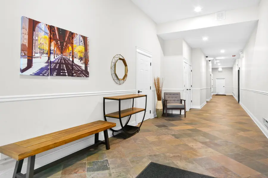 1952 W Cuyler Avenue #404, Chicago, IL 60613 - #3