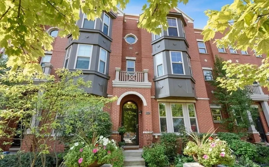 6347 Hennings Court, Morton Grove, IL 60053 - #2