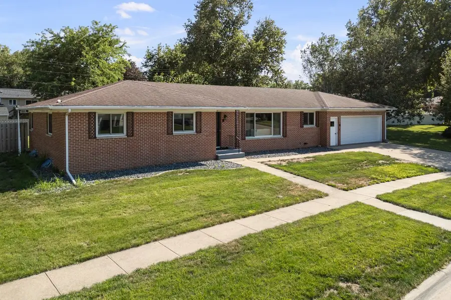 205 11th Avenue, De Witt, IA 52742 - #2