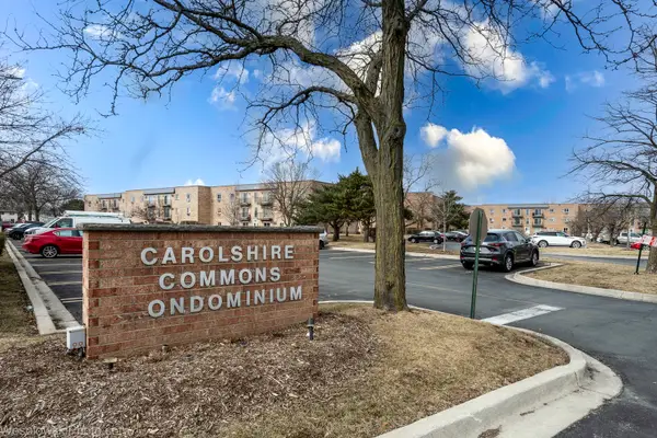 147 W Elk Trail #147, Carol Stream, IL 60188