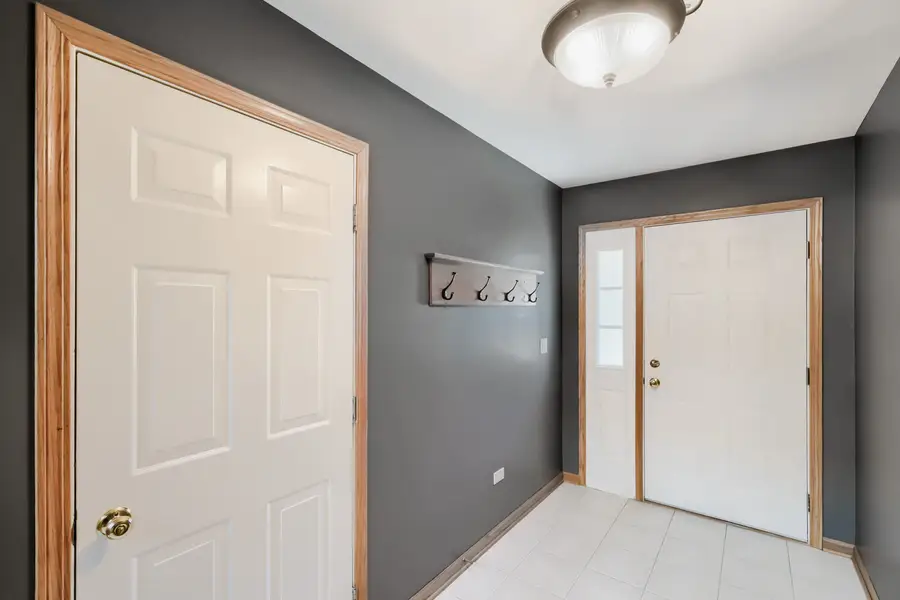 2016 Jeffrey Lane #2016, Elgin, IL 60123 - #3