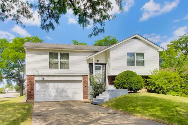 2 Oakmont Court, Streamwood, IL 60107