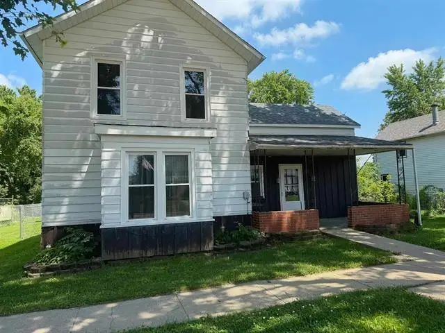 208 E Second Street, Leaf River, IL 61047 - #1