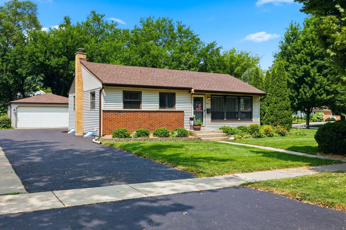 202 Bonnie Brae Avenue, Itasca, IL 60143 - #1