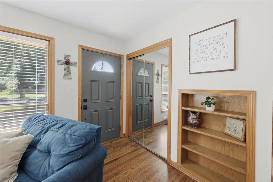 202 Bonnie Brae Avenue, Itasca, IL 60143 - #2