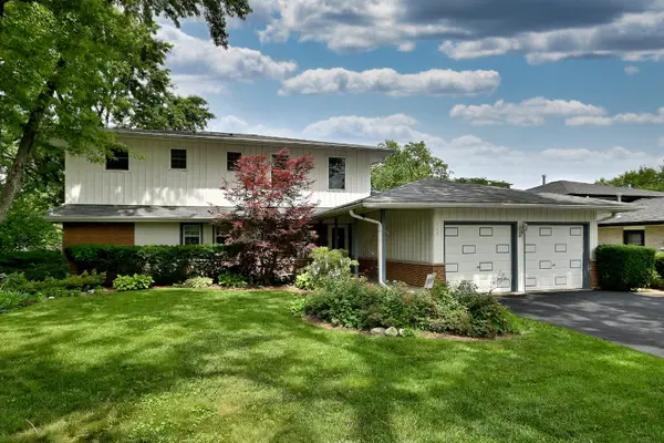 823 Milbeck Avenue, Elk Grove Village, IL 60007