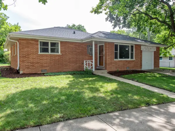 623 Mckinley Avenue, Mundelein, IL 60060