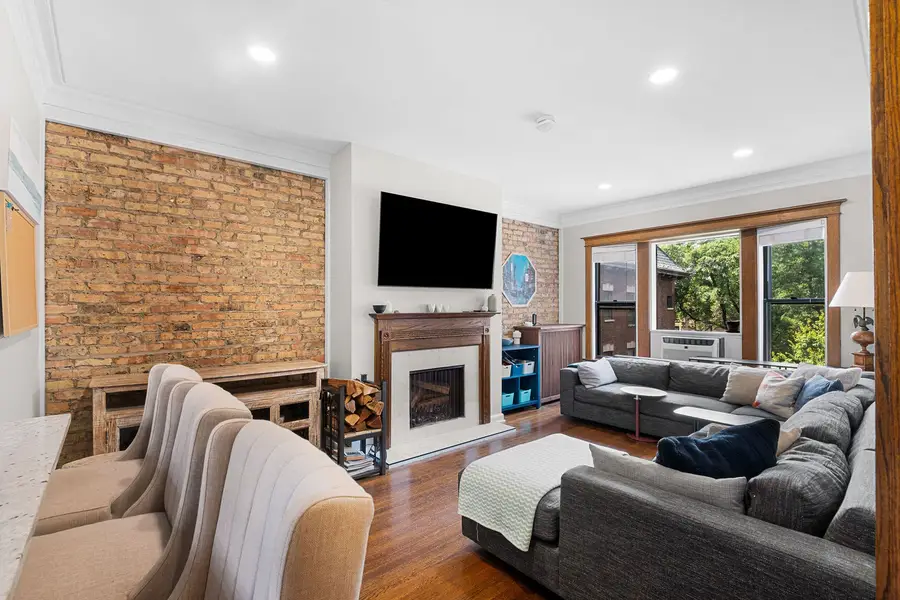 3749 N Pine Grove Avenue #3, Chicago, IL 60613 - #3