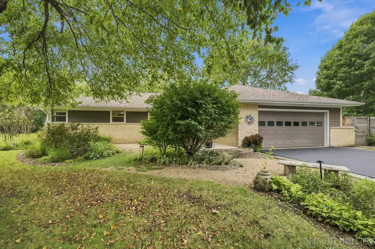 24 W Stonegate Drive, Prospect Heights, IL 60070 - #1