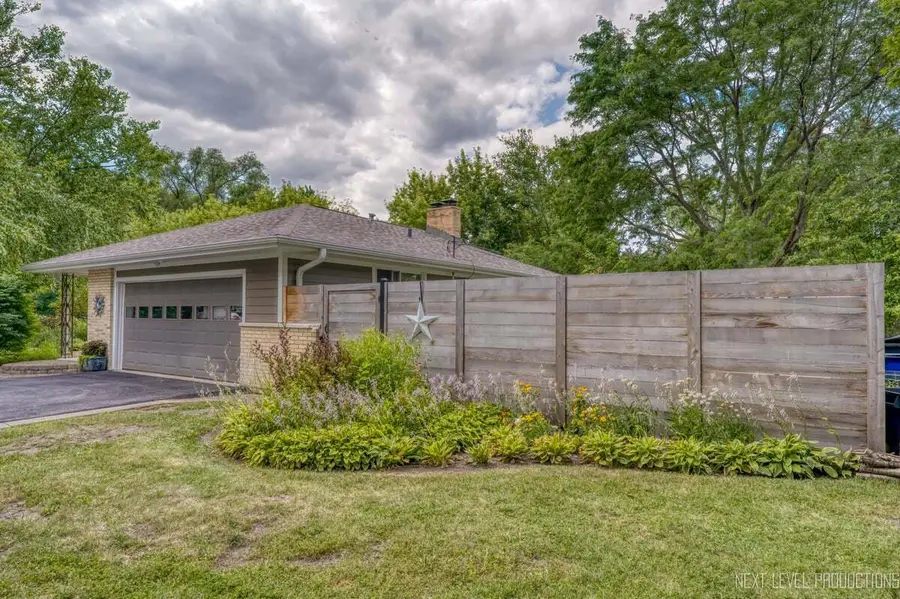 24 W Stonegate Drive, Prospect Heights, IL 60070 - #3