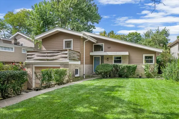 1326 Cavell Avenue, Highland Park, IL 60035