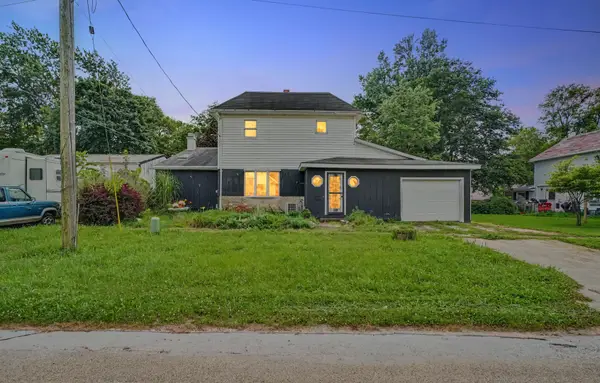 105 W Maple Street, Roberts, IL 60962