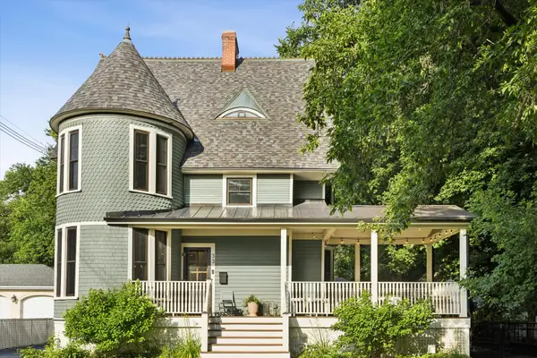 33 S Cowley Road, Riverside, IL 60546