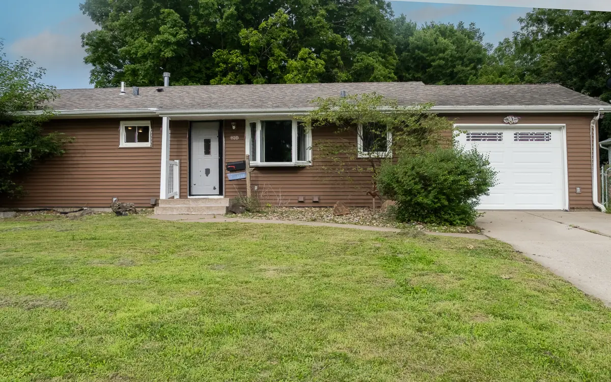 810 42nd Street, Moline, IL 61265 - #1