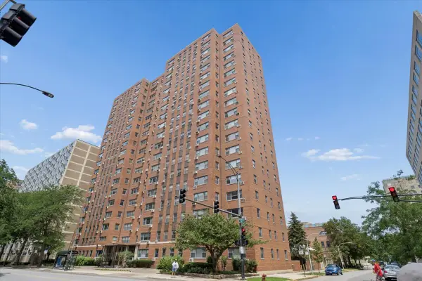 2909 N Sheridan Road #1201, Chicago, IL 60657