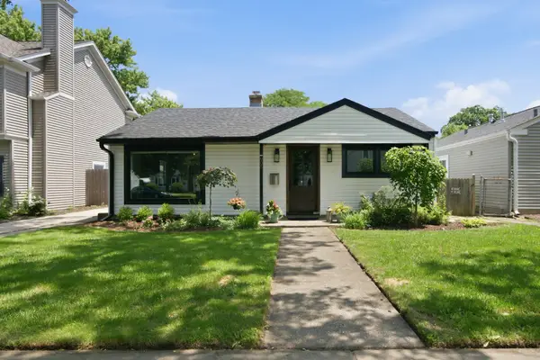 905 N Douglas Avenue, Arlington Heights, IL 60004