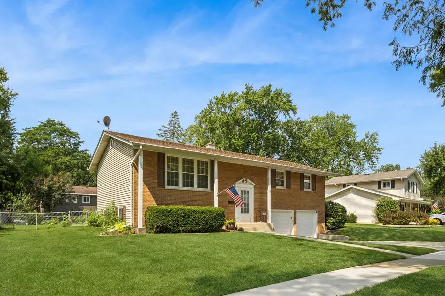 1305 E Sanborn Drive, Palatine, IL 60074 - #2