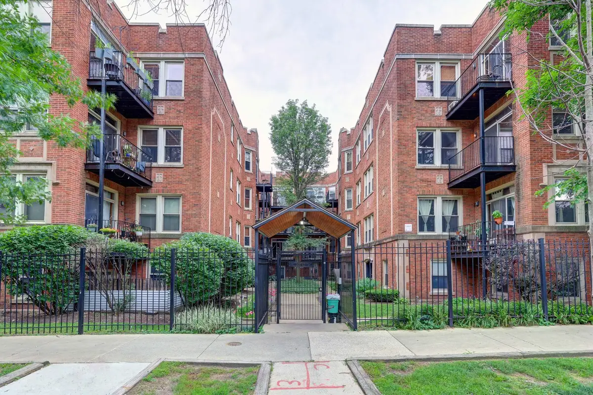 1663 W Pratt Boulevard #2, Chicago, IL 60626 - #1