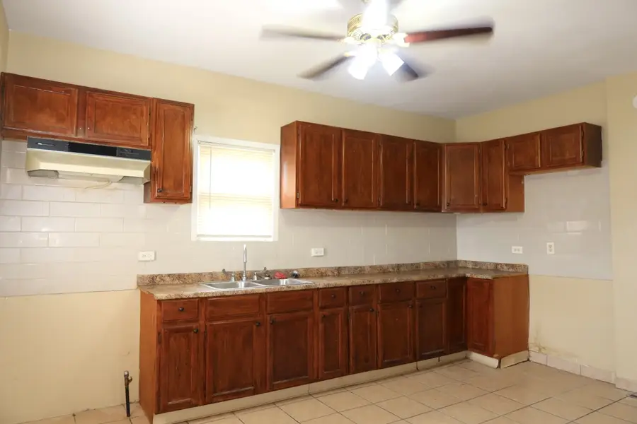 13223 S Buffalo Avenue, Chicago, IL 60633 - #2