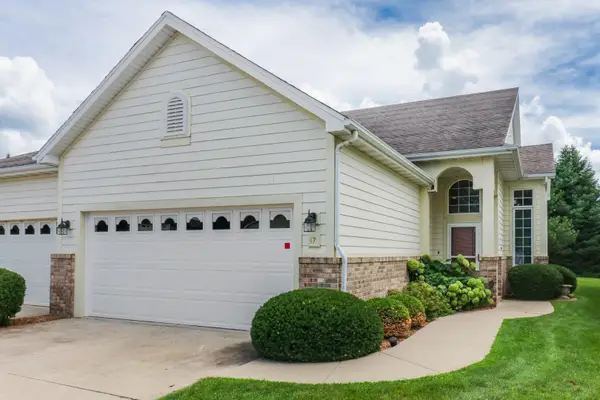 17 Grape Vine Lane, Bloomington, IL 61704