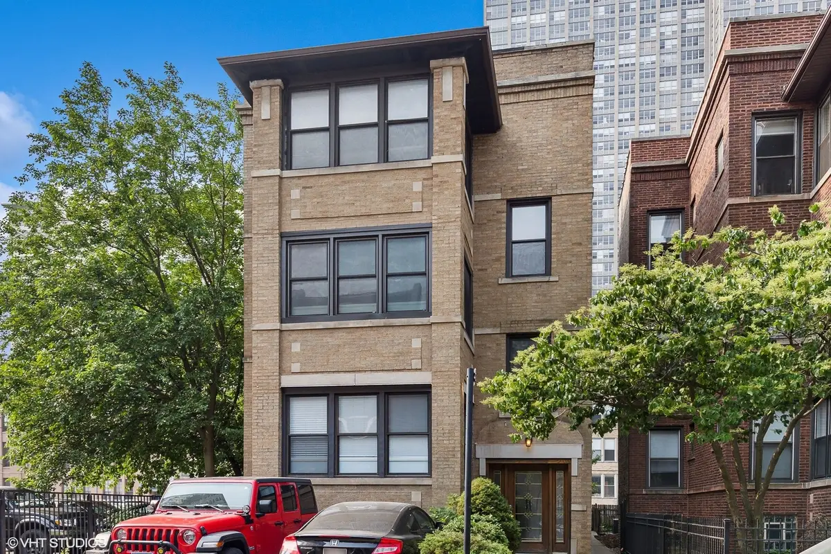 645 W Bittersweet Place #1, Chicago, IL 60613 - #1