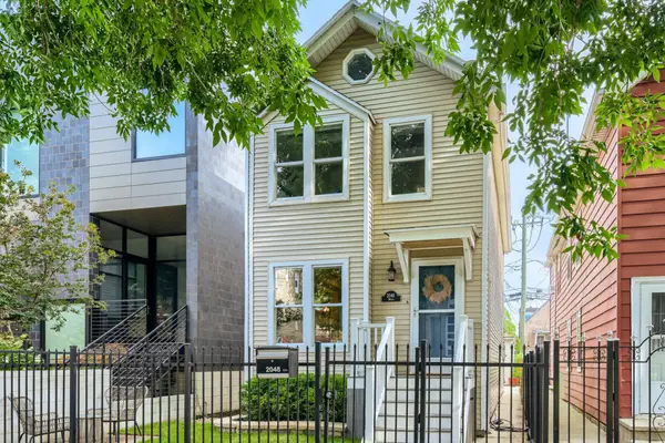 2048 W Huron Street, Chicago, IL 60612