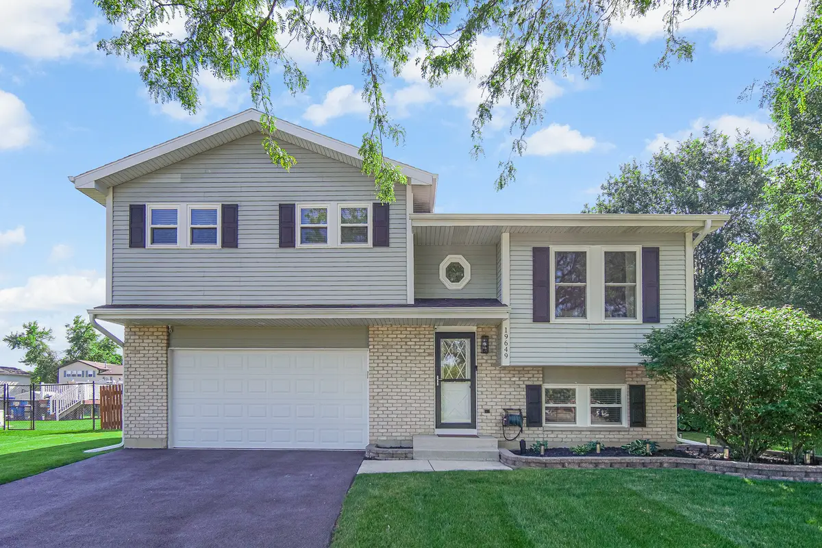 19649 S Arran Drive, Frankfort, IL 60423 - #1