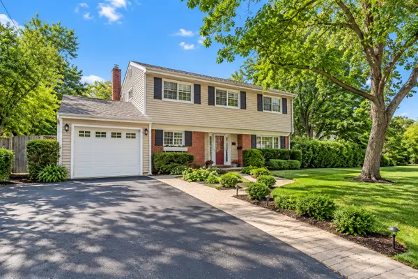 416 Kenmore Avenue, Deerfield, IL 60015