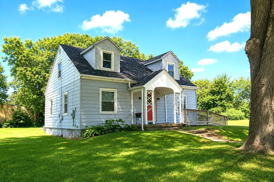 1402 W 3rd Street, Sterling, IL 61081 - #2