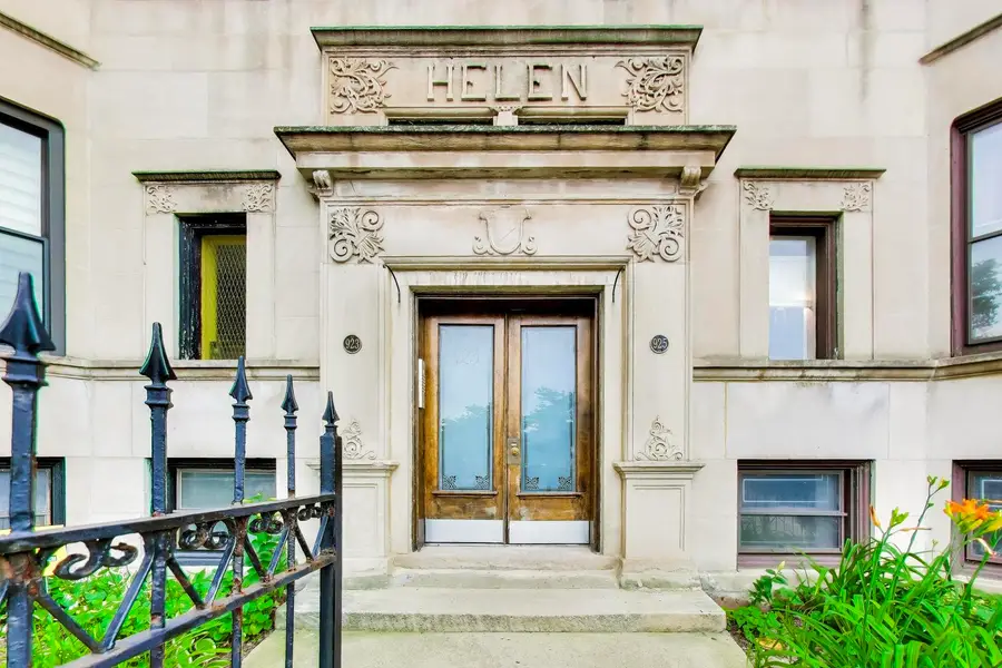 923 W Irving Park Road #2E, Chicago, IL 60613 - #2
